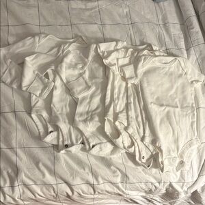 Carters onesies 4 short and 3 long sleeve- 3 months